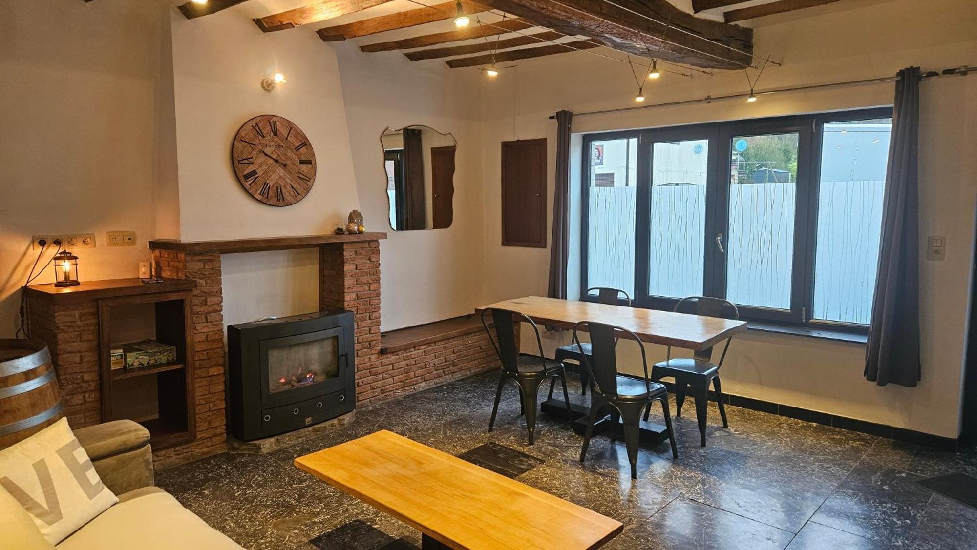 Gite Citadin De L'Entreville Lobbes ภายนอก รูปภาพ